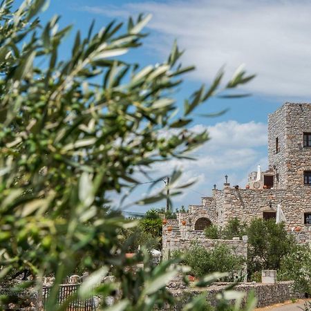 Charouda Stone Tower Apartment Pyrgos Dirou ภายนอก รูปภาพ