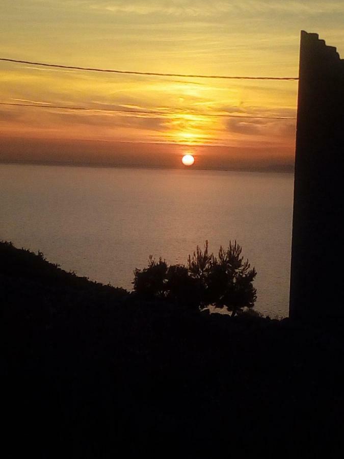 Charouda Stone Tower Apartment Pyrgos Dirou ภายนอก รูปภาพ