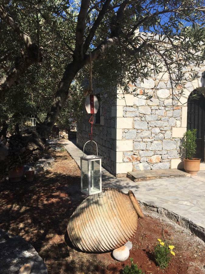 Charouda Stone Tower Apartment Pyrgos Dirou ภายนอก รูปภาพ