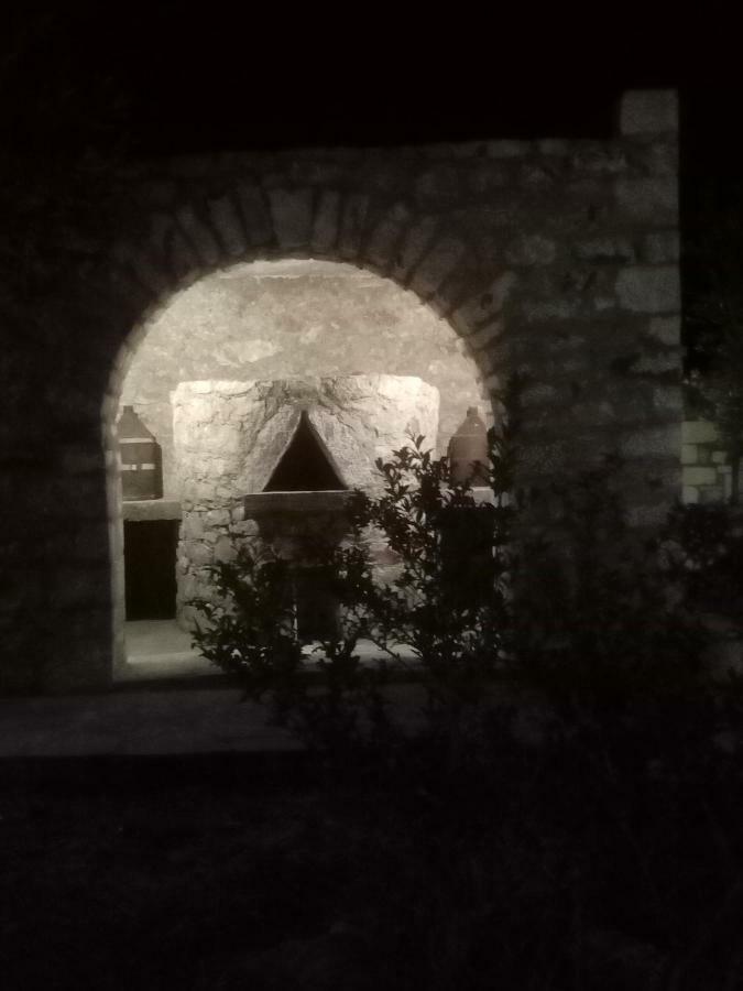 Charouda Stone Tower Apartment Pyrgos Dirou ภายนอก รูปภาพ