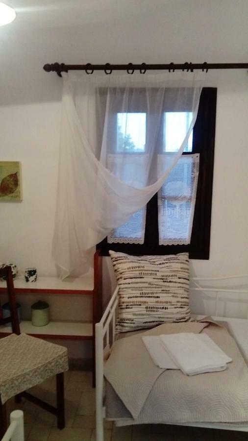 Charouda Stone Tower Apartment Pyrgos Dirou ภายนอก รูปภาพ