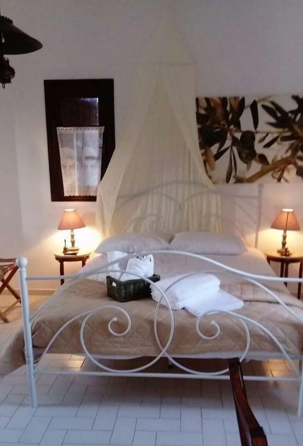 Charouda Stone Tower Apartment Pyrgos Dirou ภายนอก รูปภาพ