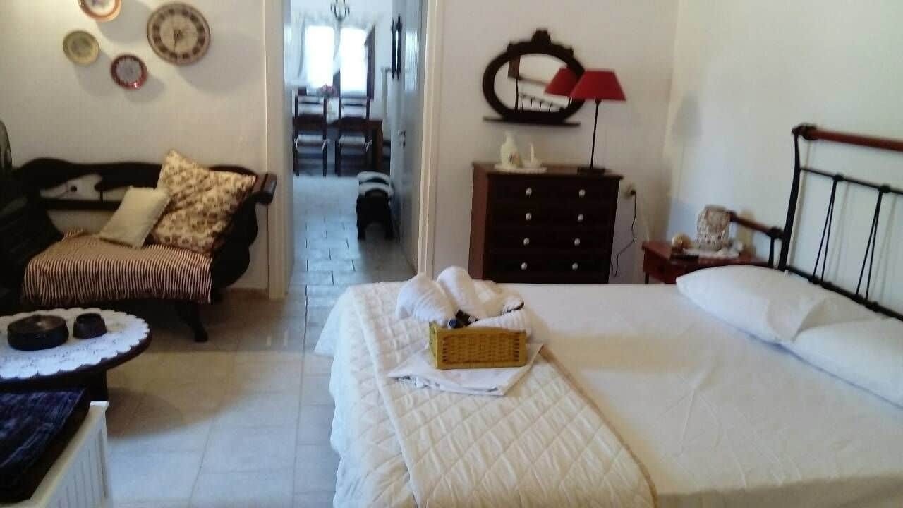 Charouda Stone Tower Apartment Pyrgos Dirou ภายนอก รูปภาพ