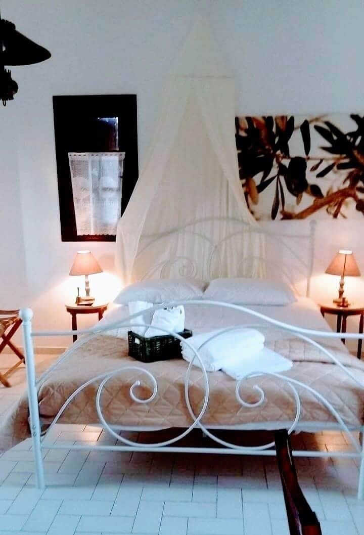 Charouda Stone Tower Apartment Pyrgos Dirou ภายนอก รูปภาพ